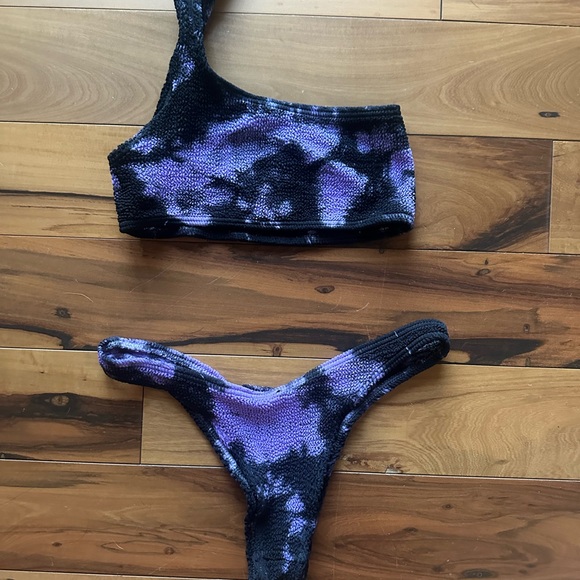 BOND-EYE One-Shoulder Purple and Black Bikini - Picture 3 of 6